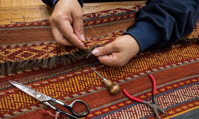 خدمات قالیشویی و رفوگری همزمان فرش شما ارمغان مشهد