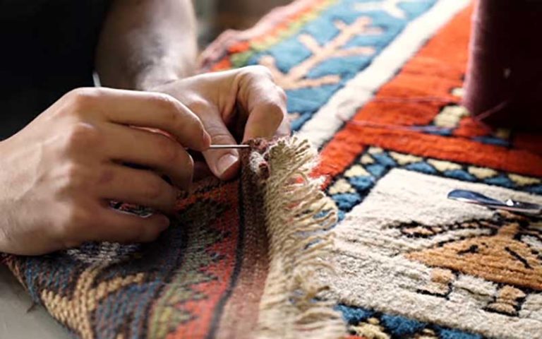 خدمات قالیشویی و رفوگری همزمان فرش شما ارمغان مشهد