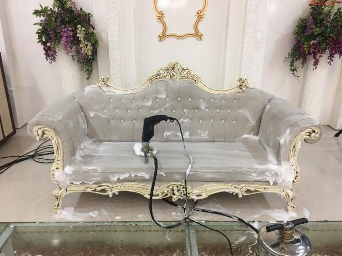 شستشوی مبلمان سلطنتی چوبی: احیای شکوه و جلال